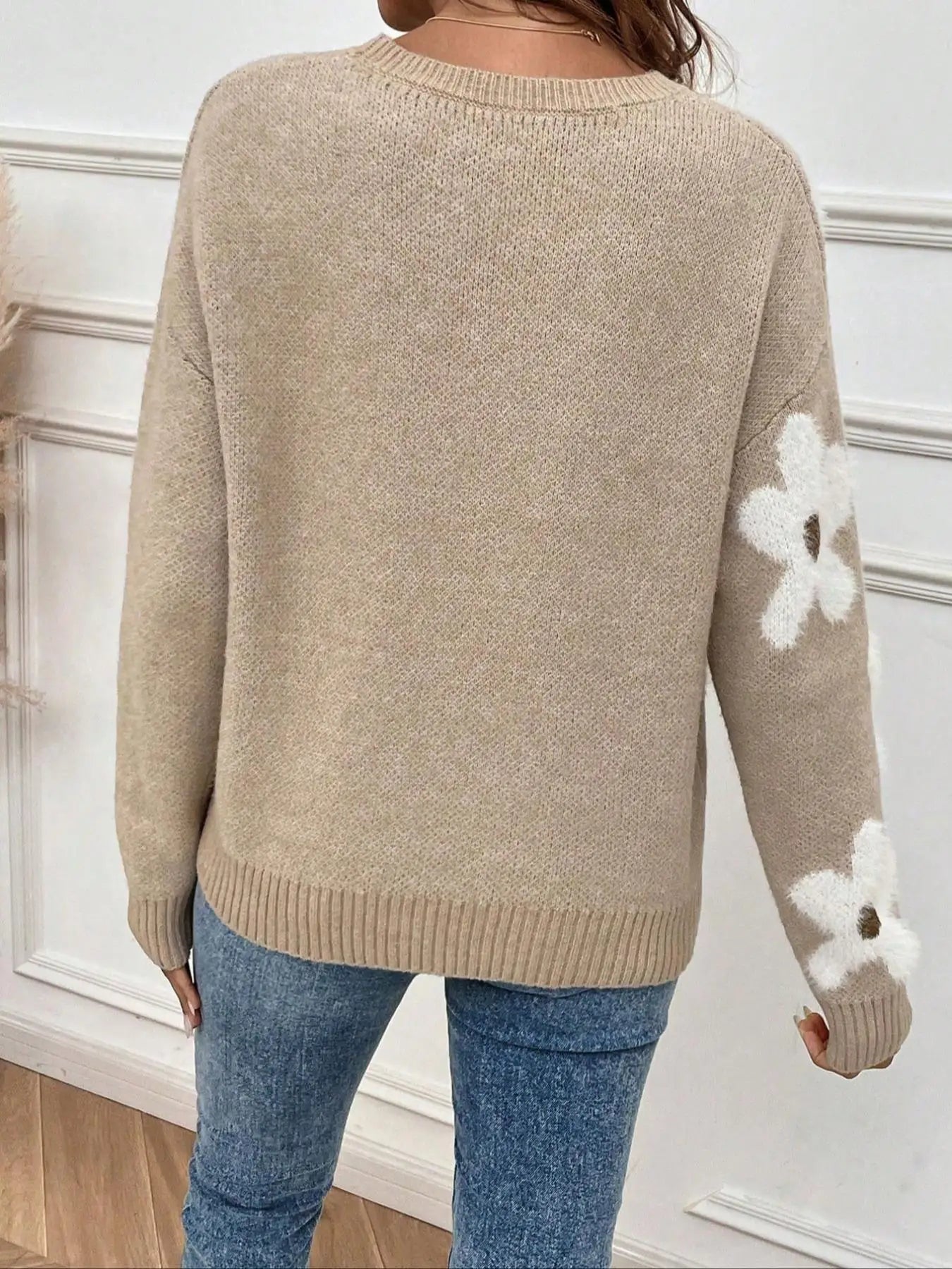 Women's Round Neck Knit Floral Sweater